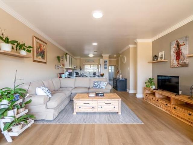Apartment for sale in Princess Grant, Kwazulu-natal