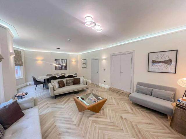 Apartment for rent in Lyons, Greater London