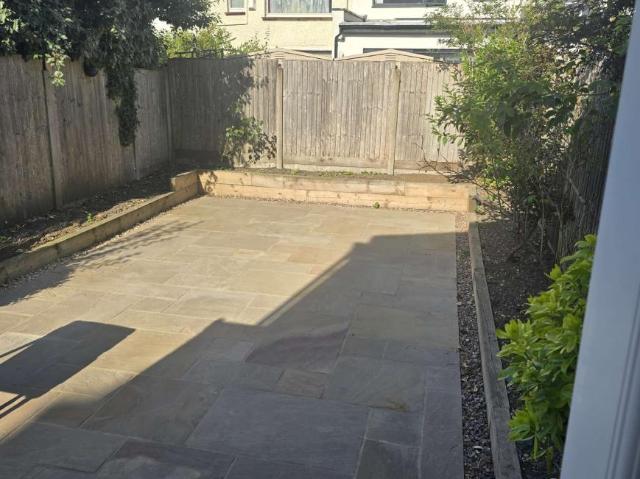 Apartment for rent in Lyons, Greater London