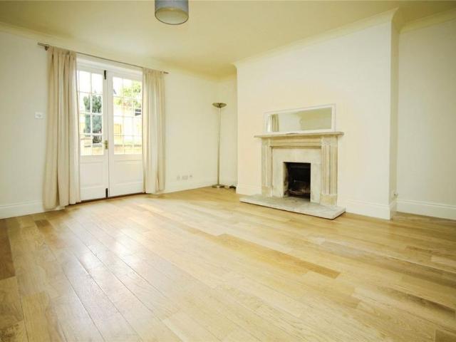 Apartment for rent in Golden Valley, Gloucestershire