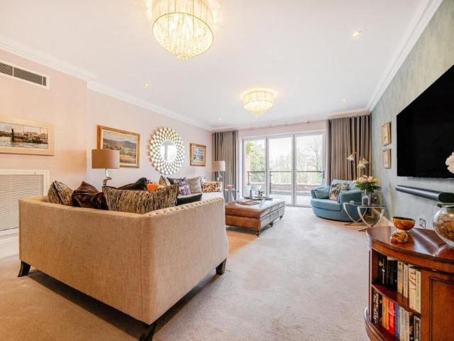Apartment for rent in Cockfosters, Greater London