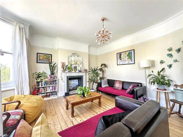 Flat for rent in London Borough of Merton, Greater London