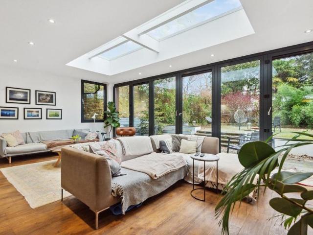 Apartment for rent in Petersham, Greater London