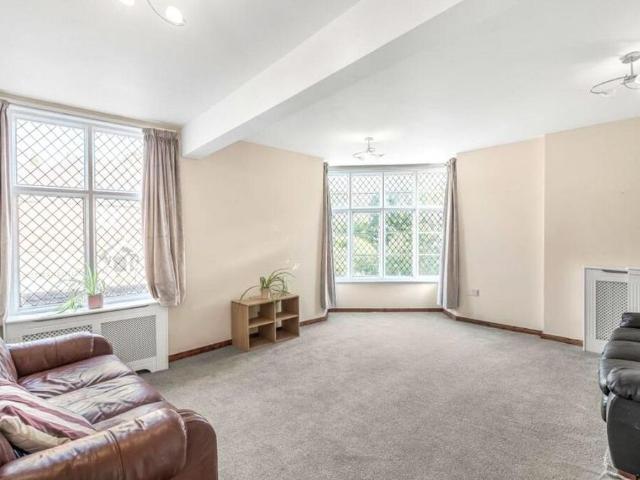 Apartment for rent in Oxted, Hillview