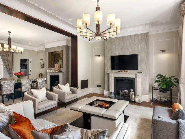 Apartment for rent in South Kensington, Greater London