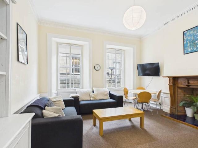 Apartment for rent in Abbeyhill, City of Edinburgh