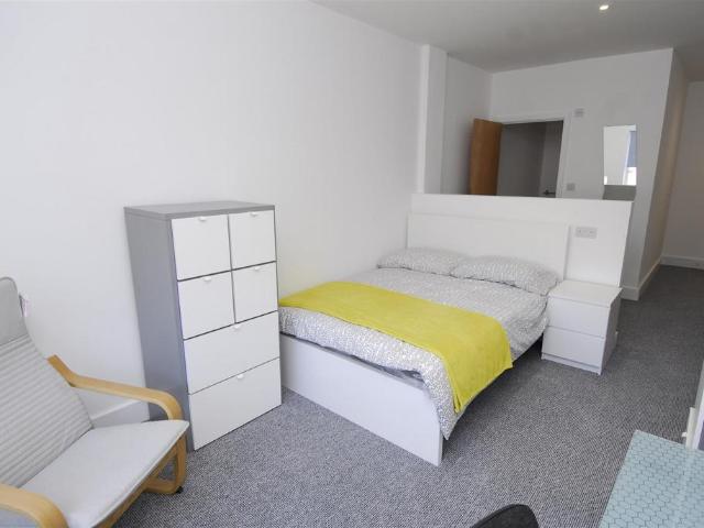 Flat for rent in Barbican, Mount Wise