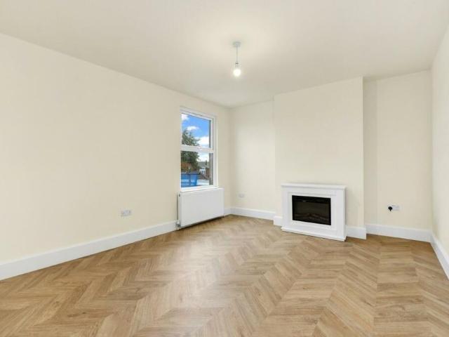 Apartment for rent in Plaistow, Greater London