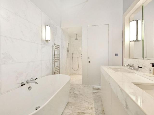 Apartment for rent in Tower Hill, Greater London