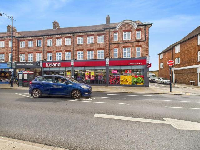 Flat for rent in St Margarets, Greater London