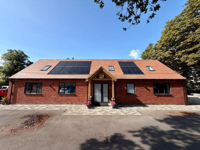 Flat for rent in Green Close, Warwickshire