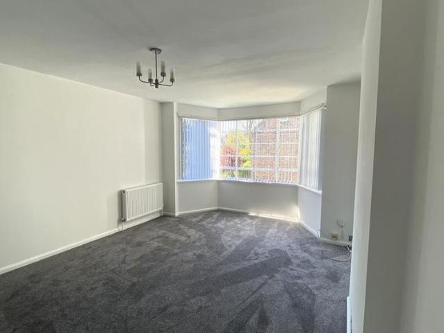 Apartment for rent in Upper Walmer, Ash