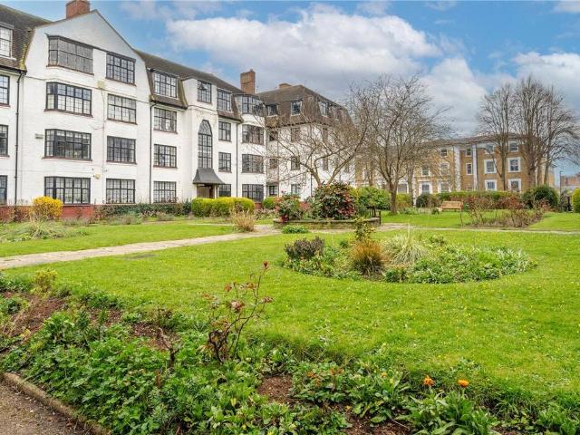 Flat for rent in Streatham, Greater London