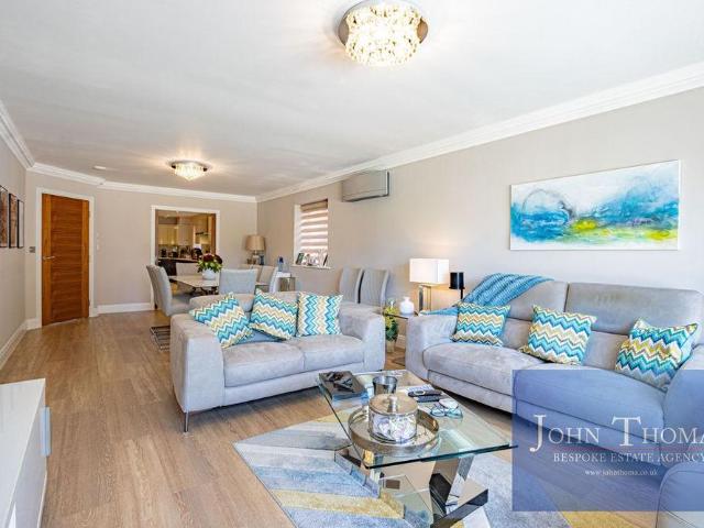 Apartment for rent in Chigwell, Epping