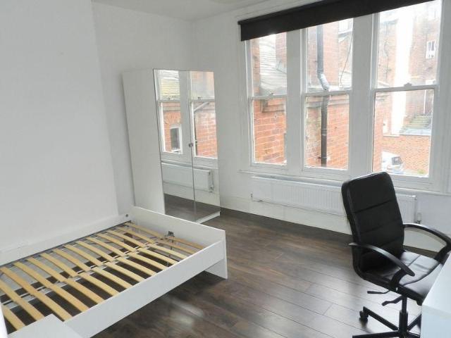 Apartment for rent in Woodhouse, West Yorkshire