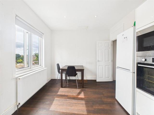 Apartment for rent in St Margarets, Greater London