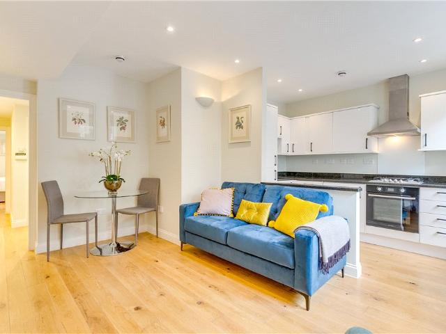 Apartment for rent in Earl's Court, Greater London