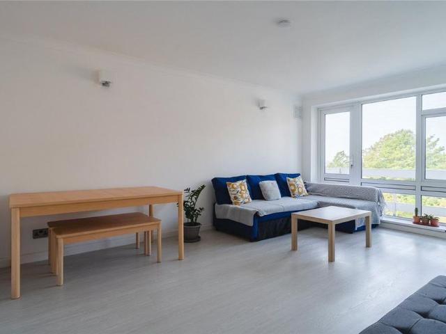 Apartment for rent in London Borough of Lambeth, Greater London