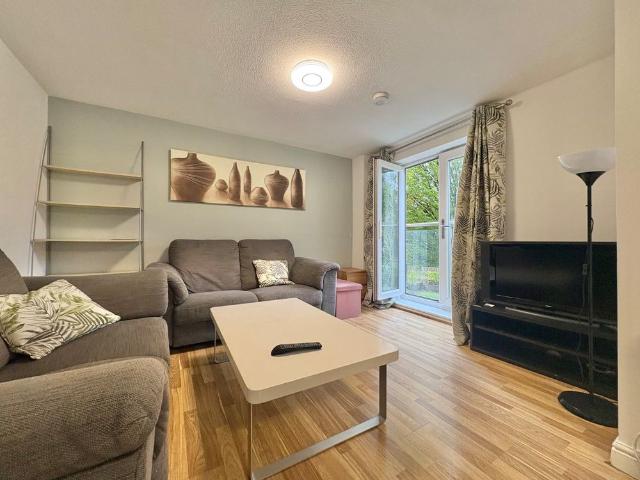 Apartment for rent in Hyde Park, Leeds