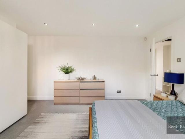 Apartment for rent in Oval, Greater London