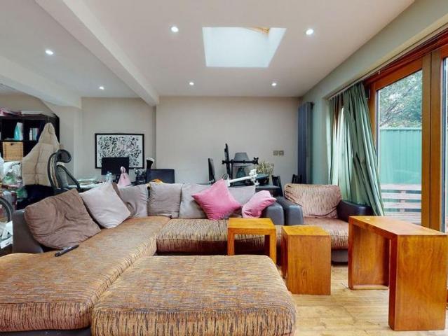 Apartment for rent in Walworth, Greater London
