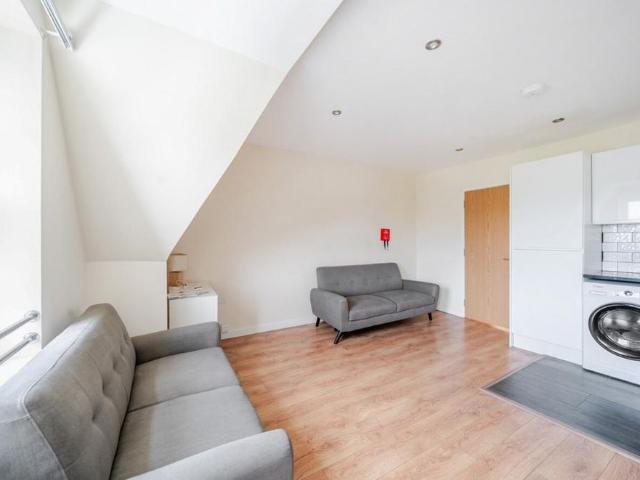 Apartment for rent in Kilburn, Greater London