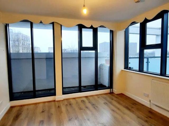 Apartment for rent in Battersea, Greater London