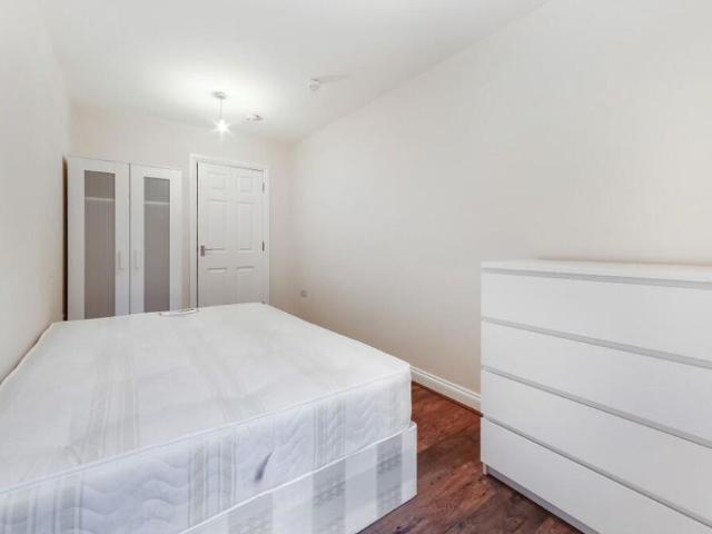 Apartment for rent in Strawberry Hill, Greater London
