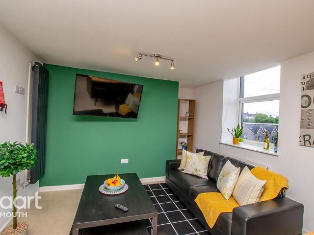 Flat for rent in Mount Wise