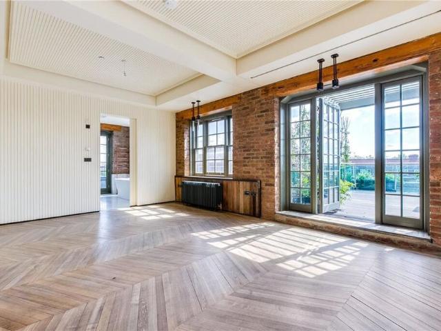 Apartment for rent in Maitland Park, Greater London