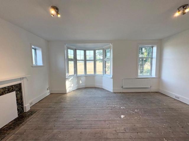 Apartment for rent in Aldrington