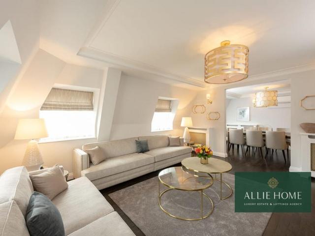 Flat for rent in South Kensington, Greater London