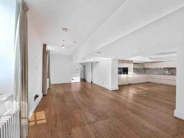 Apartment for rent in Roehampton, Greater London