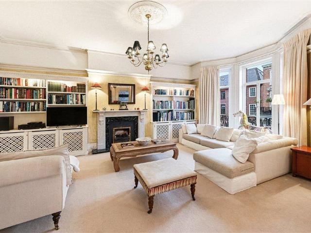 Flat for rent in Brompton, Greater London