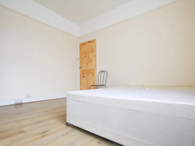 Apartment for rent in London Borough of Newham, Greater London