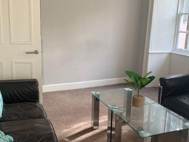Apartment for rent in Gayfield, Broughton