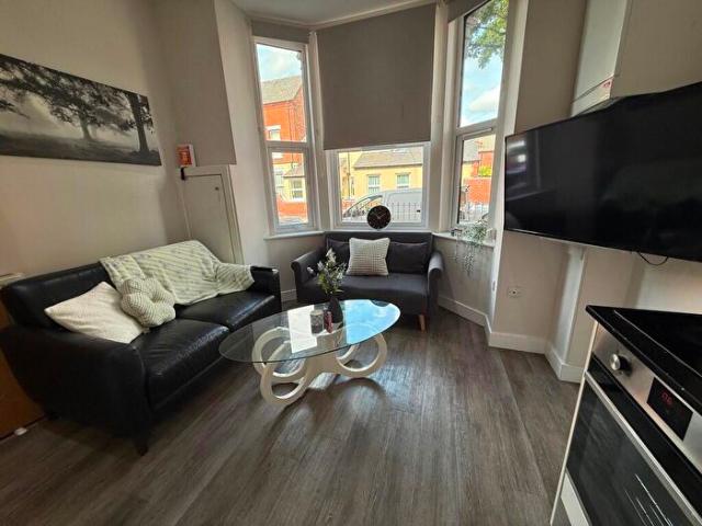 Apartment for rent in Compton Acres, Barton In Fabis
