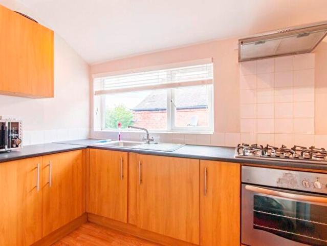 Apartment for rent in Lady Bay, Barton In Fabis