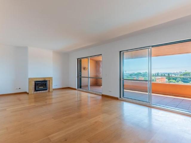 Apartamento alugar em Santo António do Estoril, Cascais