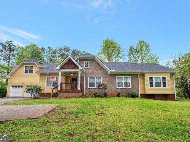 House for sale in Red Oak, Georgia