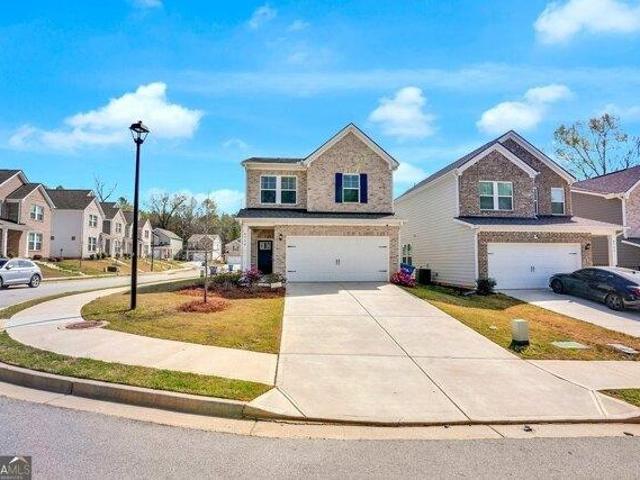 House for sale in Red Oak, Georgia