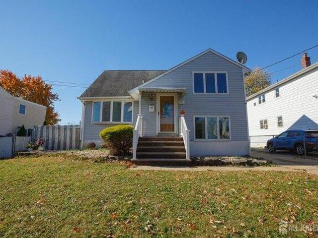 House for sale in Avenel, Woodbridge Township
