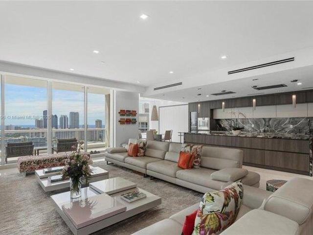 Condo for sale in Aventura, Florida