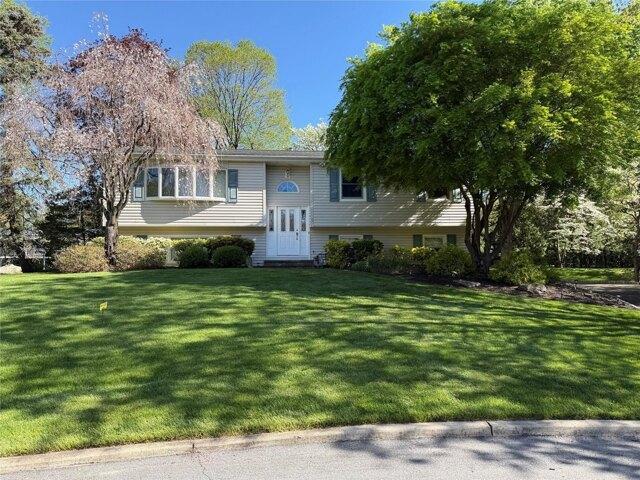 House for sale in Clarkstown