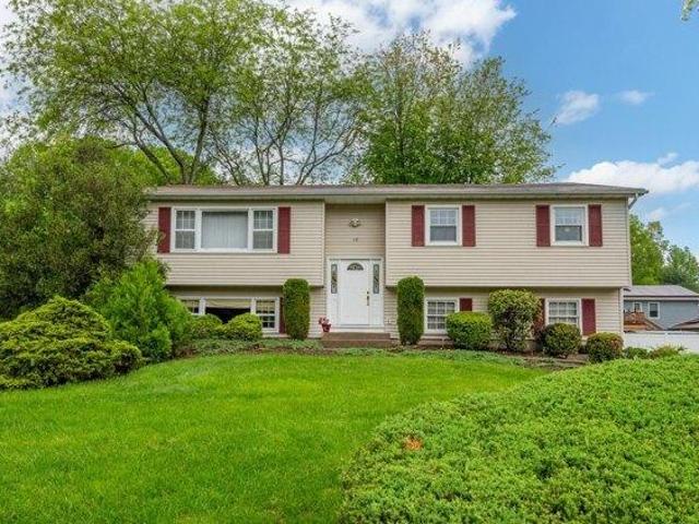 House for sale in Clarkstown