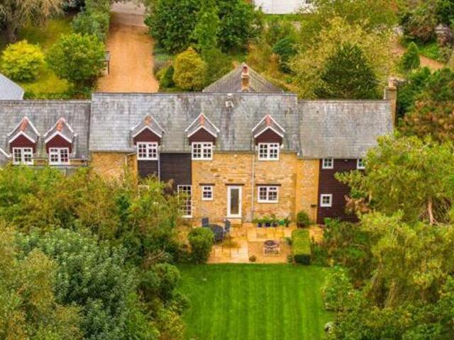 House for sale in Buckingham, Buckinghamshire