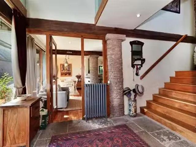 House for sale in Upcott