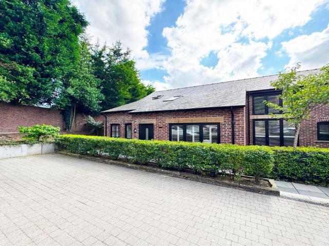 House for sale in Higher Poynton, Poynton