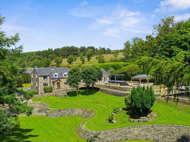 House for sale in Shaw and Crompton, Pendock