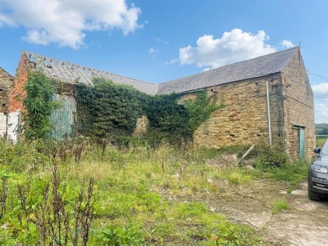 House for sale in Clayton West, West Yorkshire